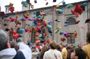 La-battaglia-dei-cuscini-Il-Melarancio-